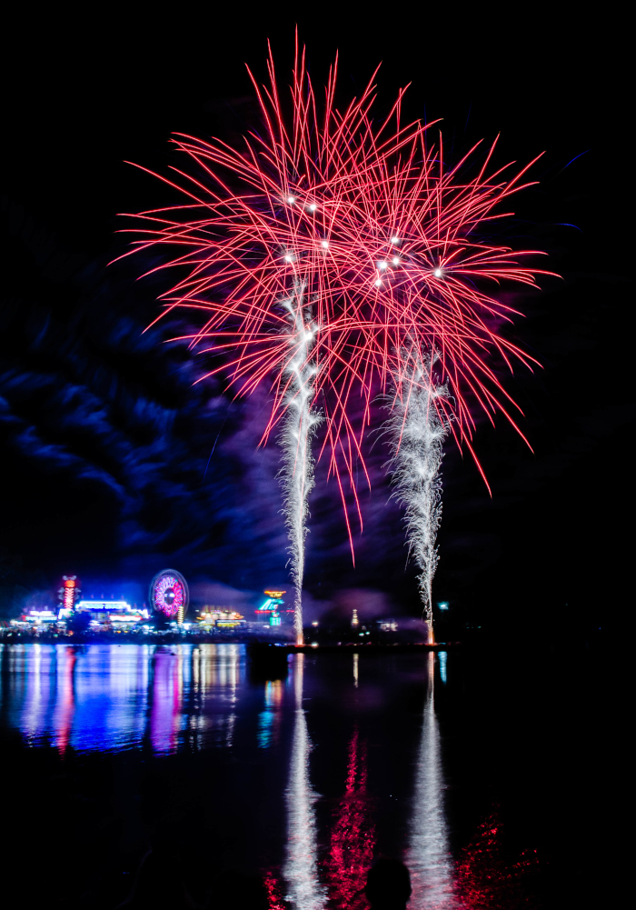 fireworks-and-carnival-across-lagoon-3scaled